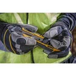 Utility knife DeWalt 18mm