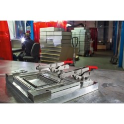 Horizontal toggle clamp with open arm and horizontal base plate STC-HH -70