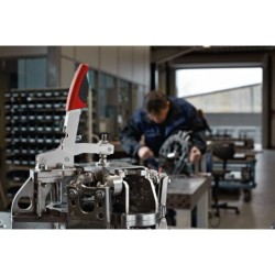 Vertical toggle clamp with open arm and horizontal base plate STC-VH -35