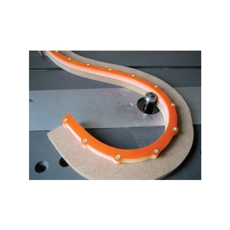 Painduv kõveruste freesimise šabloon, 18 x 18 mm L-2000 mm