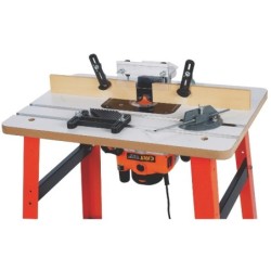 PLUNGE ROUTER ON PROFESSIONAL ROUTER TABLE